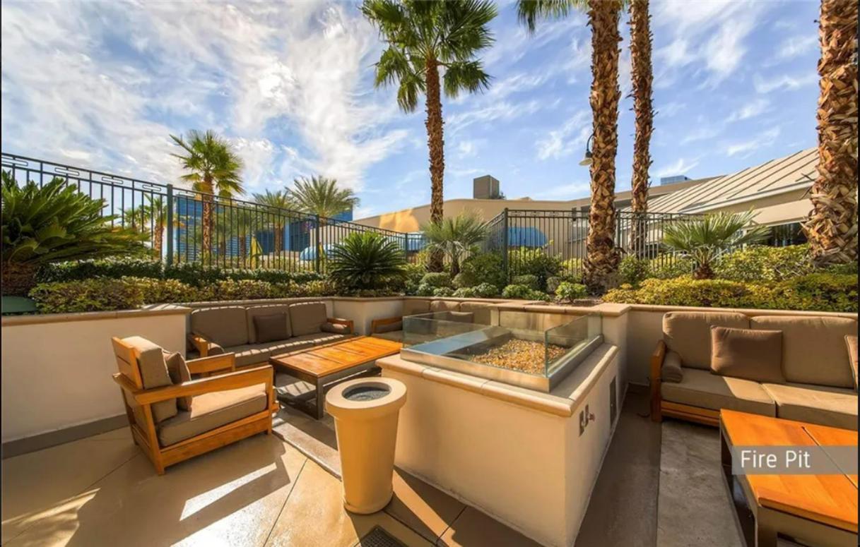 Signature Mgm Suite With Strip And Sphere View Las Vegas Zewnętrze zdjęcie