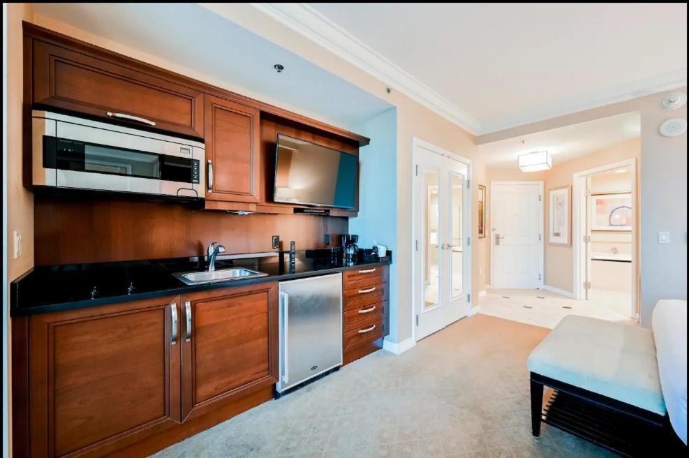 Signature Mgm Suite With Strip And Sphere View Las Vegas Zewnętrze zdjęcie